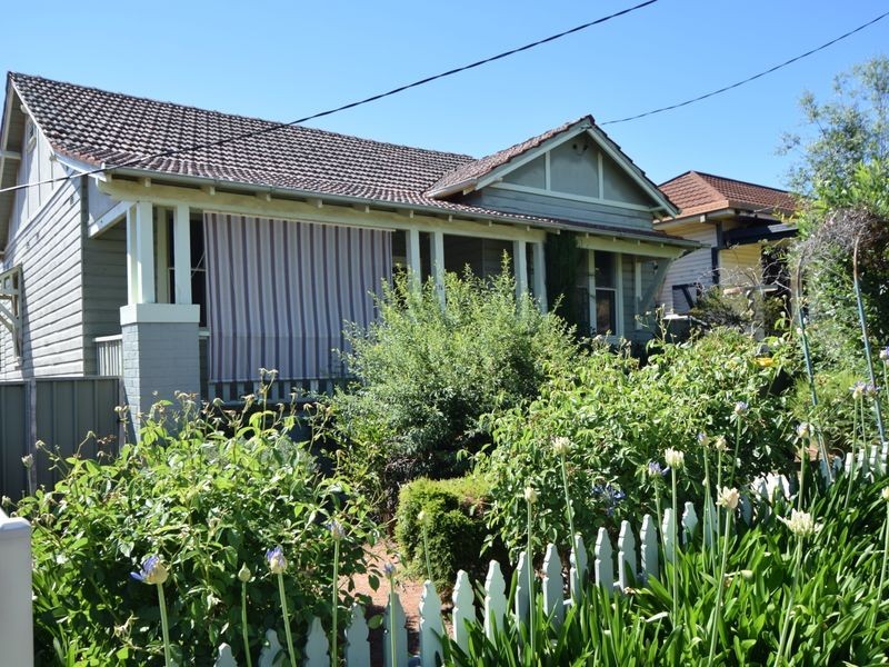 74 Thornhill Street, Young NSW 2594