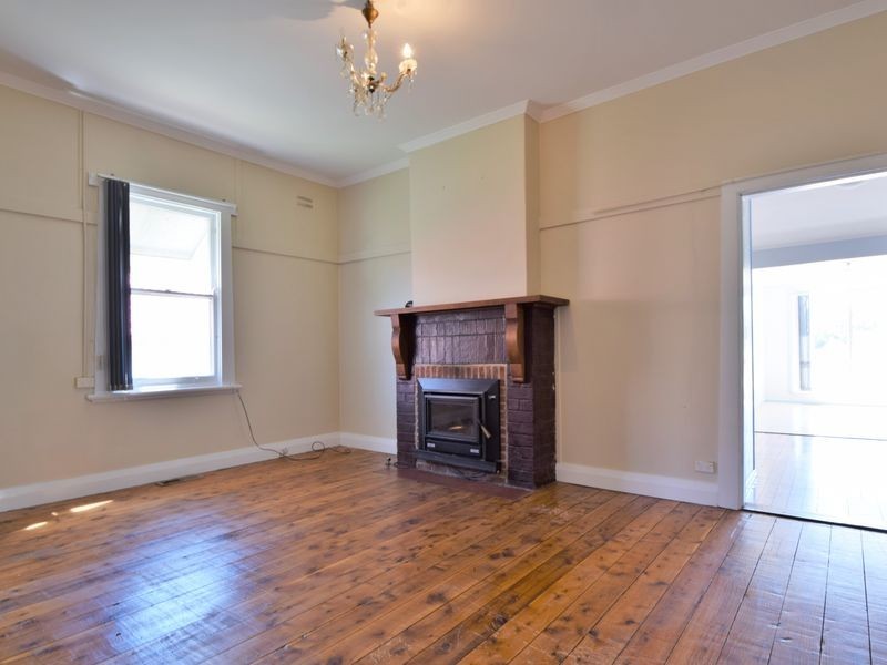 74 Thornhill Street, Young NSW 2594