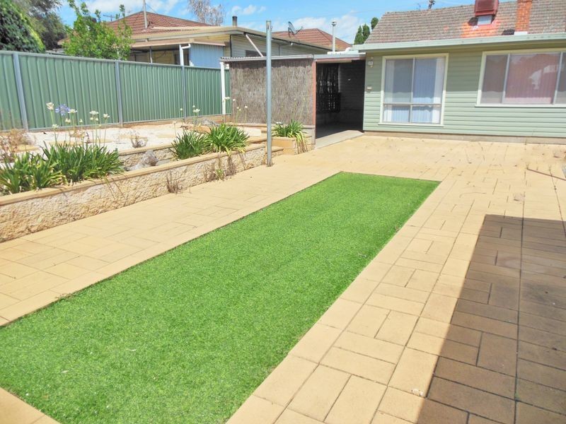 74 Thornhill Street, Young NSW 2594