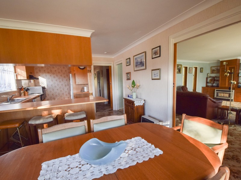 9 Watson Street, Young NSW 2594