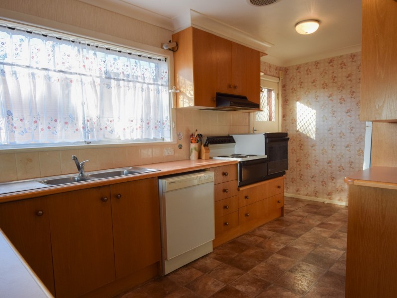 9 Watson Street, Young NSW 2594