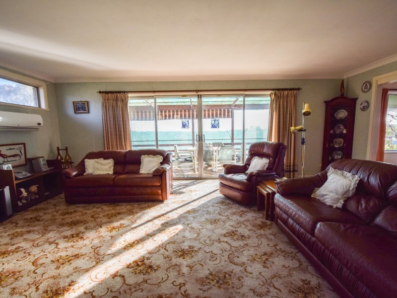 9 Watson Street, Young NSW 2594