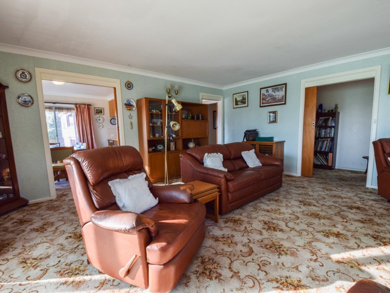 9 Watson Street, Young NSW 2594