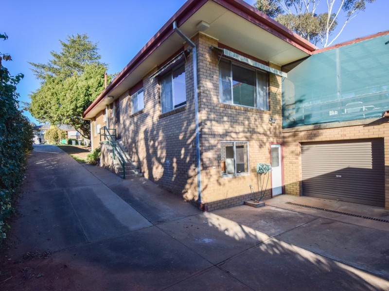 9 Watson Street, Young NSW 2594