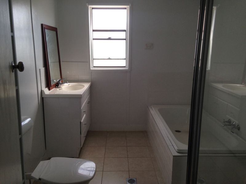 18 Yass Street, Young NSW 2594