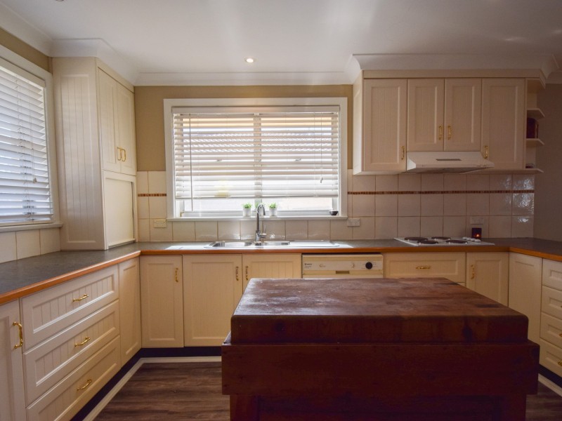 63 Hills Street, Young NSW 2594