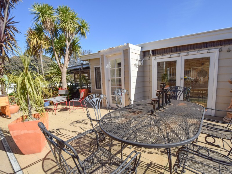 63 Hills Street, Young NSW 2594