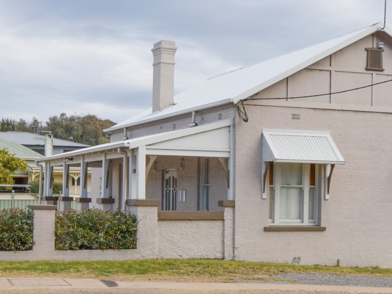1 Dundas Street, Young NSW 2594