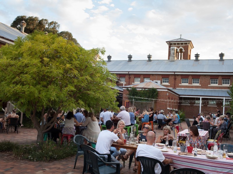 Kettle & Grain/1 Campbell Street, Young NSW 2594