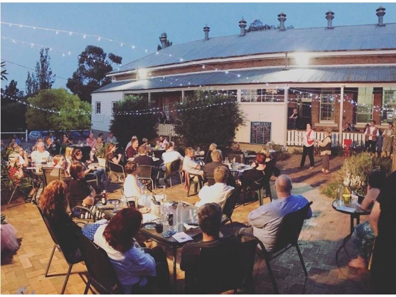 Kettle & Grain/1 Campbell Street, Young NSW 2594