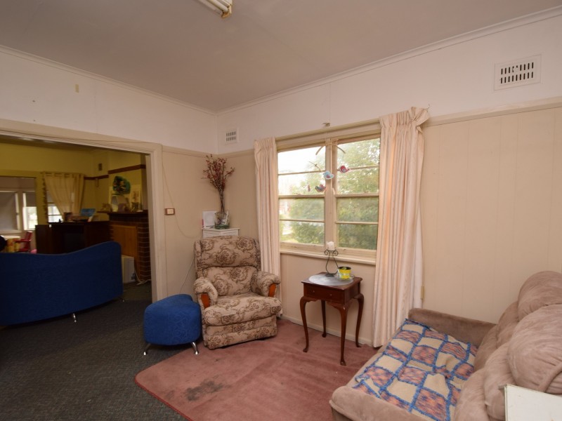 26 Mclerie Street, Young NSW 2594