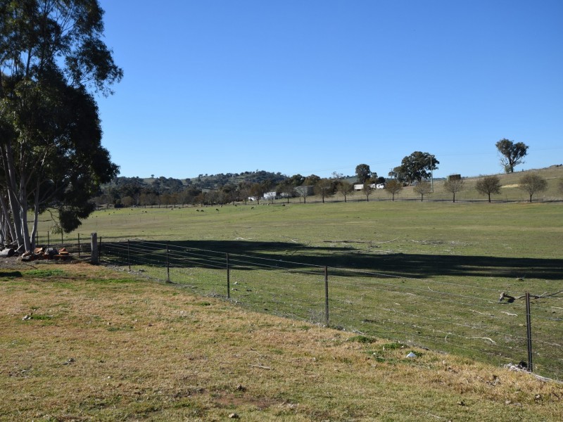 574 Henry Lawson Way, Young NSW 2594