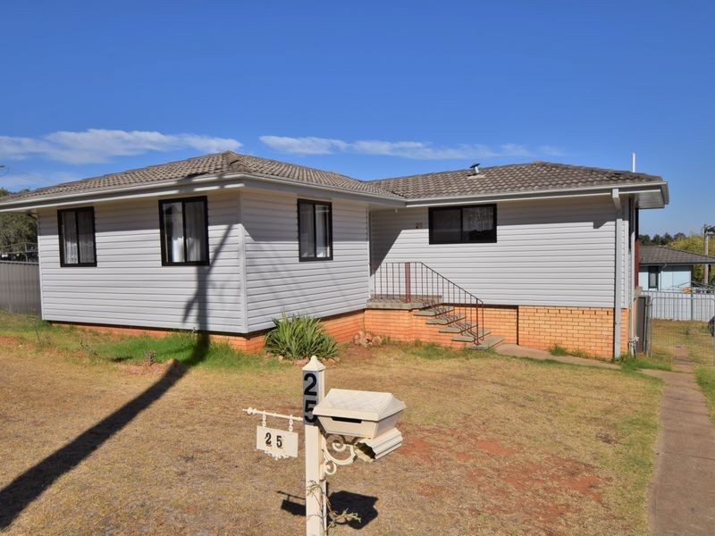 25 Taylor Road, Young NSW 2594