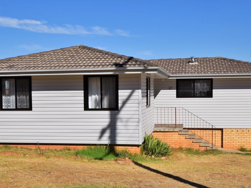 25 Taylor Road, Young NSW 2594