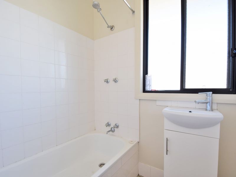 25 Taylor Road, Young NSW 2594