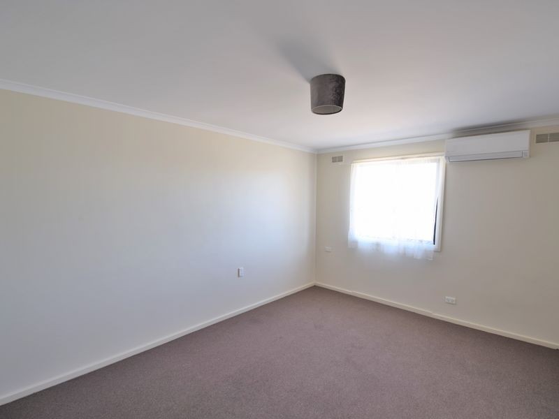 25 Taylor Road, Young NSW 2594