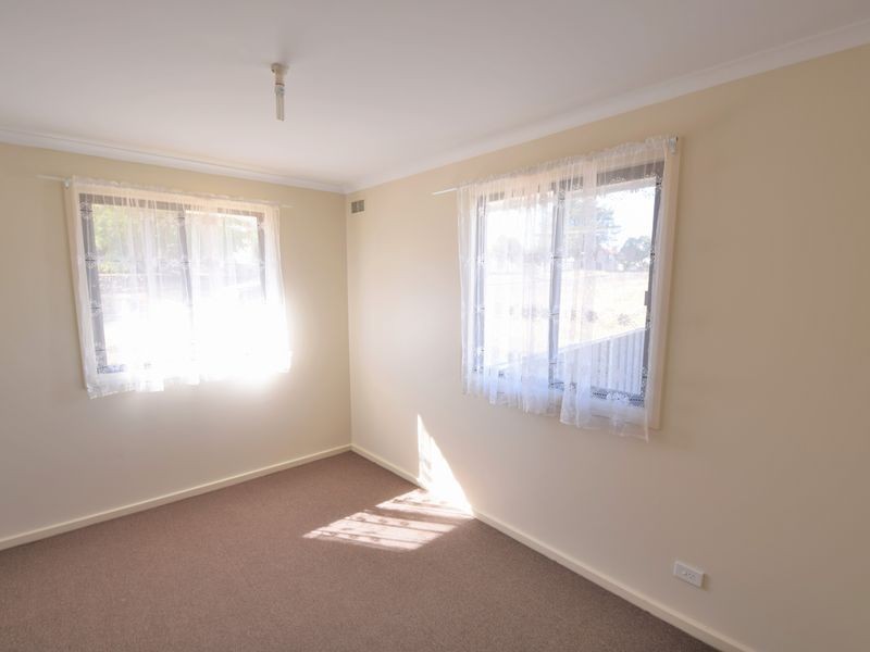 25 Taylor Road, Young NSW 2594