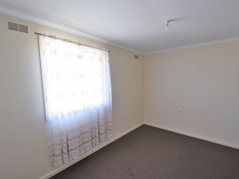 25 Taylor Road, Young NSW 2594