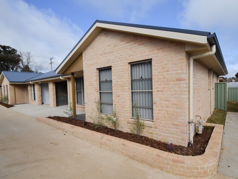 Unit 2/1 Patterson Ave, Young NSW 2594