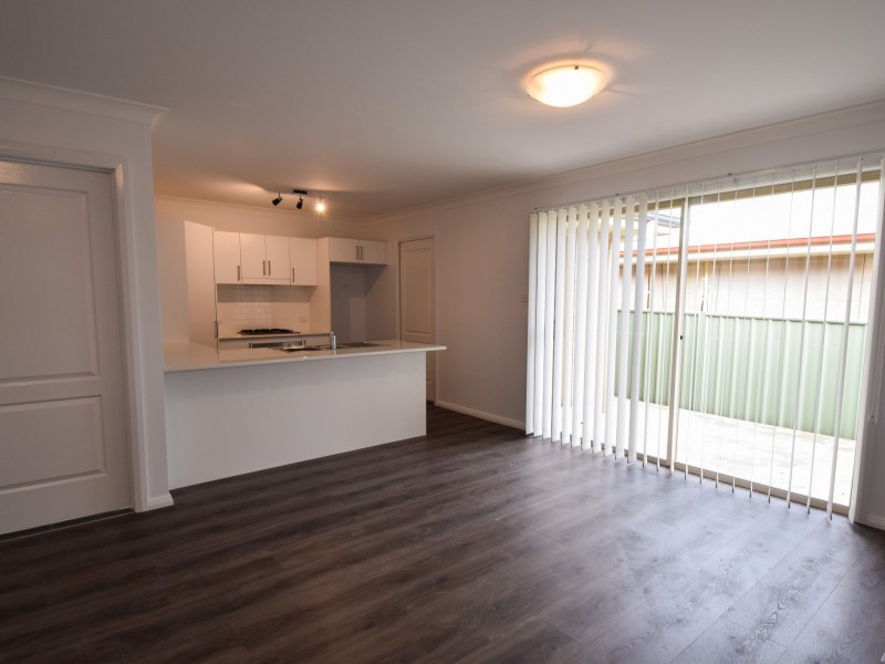 Unit 2/1 Patterson Ave, Young NSW 2594