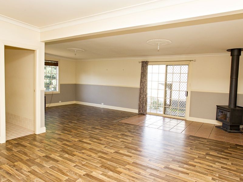 14 Yass Street, Young NSW 2594