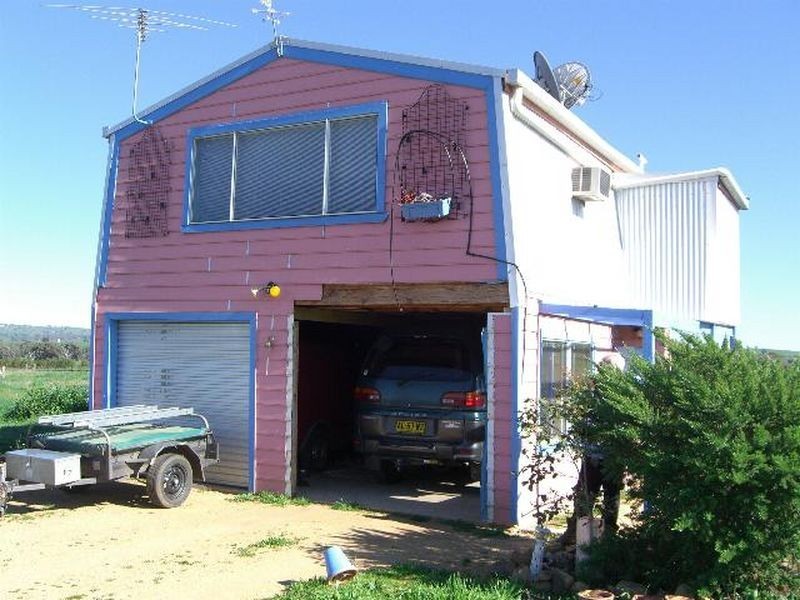 22 Hoads Road, Young NSW 2594