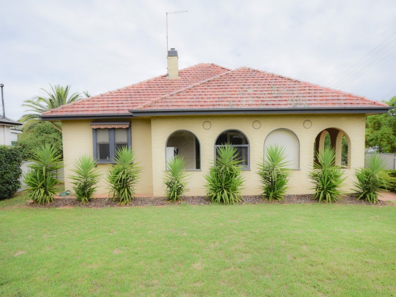 23 Elizabeth Street, Young NSW 2594
