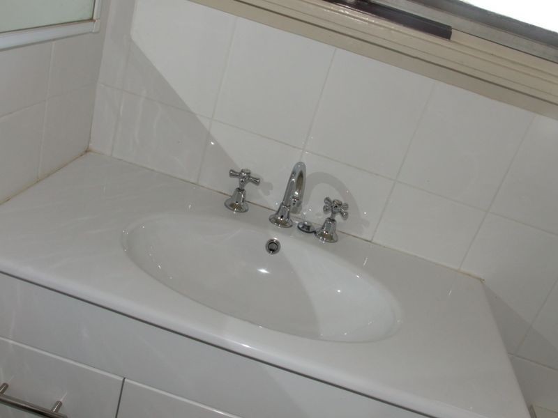 17 Cook Crescent, Young NSW 2594