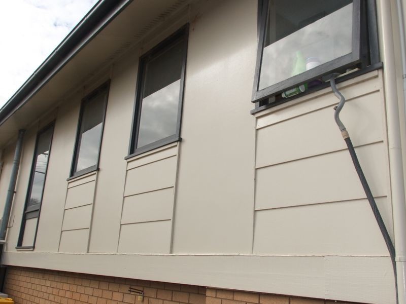 17 Cook Crescent, Young NSW 2594