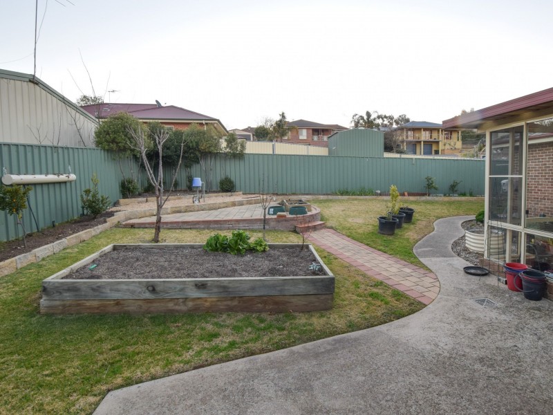 15 Petticoat Lane, Young NSW 2594