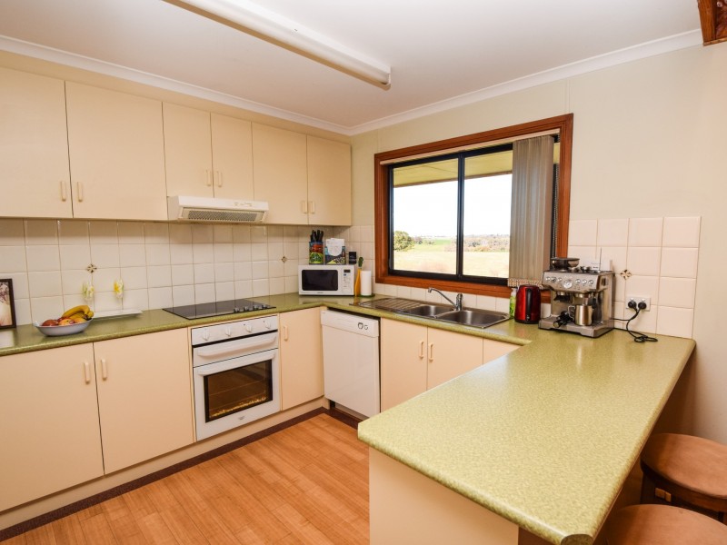 4017 Murringo Road, Young NSW 2594