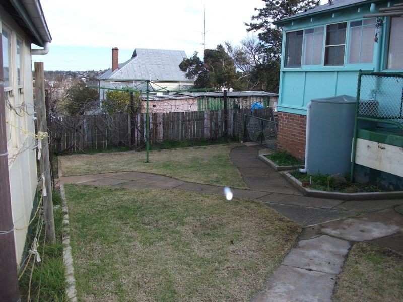 16 Lynch Street, Young NSW 2594