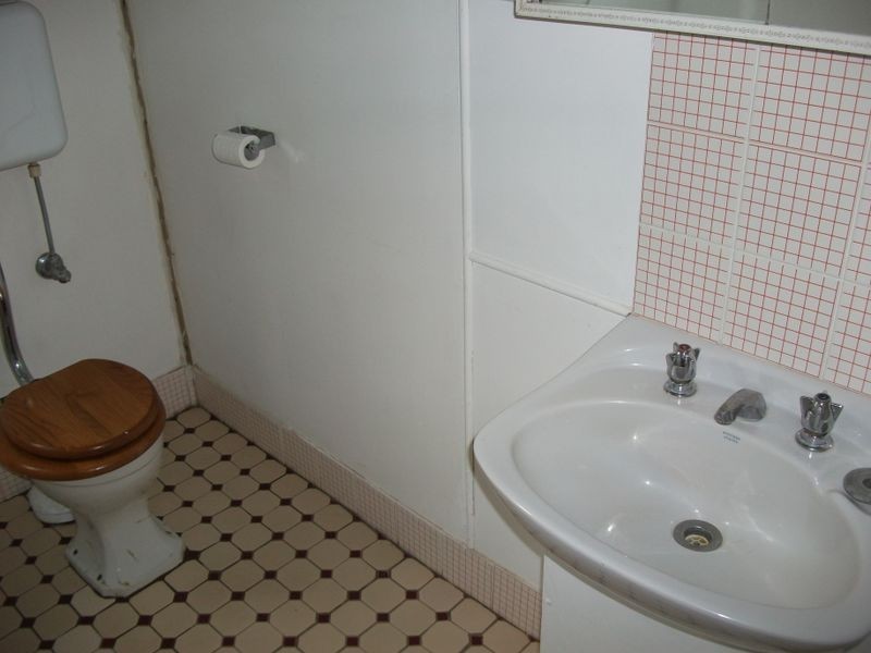 16 Lynch Street, Young NSW 2594