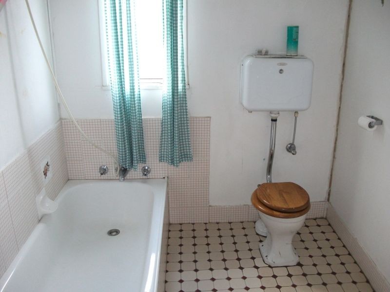 16 Lynch Street, Young NSW 2594