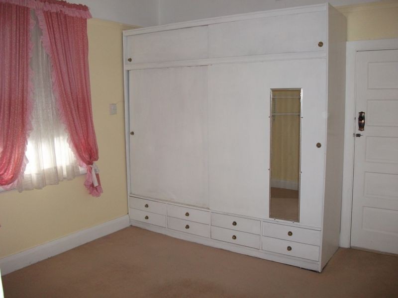 16 Lynch Street, Young NSW 2594