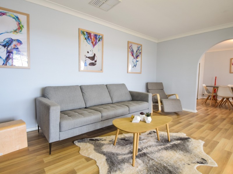 9 Hardy Avenue, Young NSW 2594