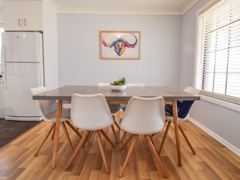 9 Hardy Avenue, Young NSW 2594