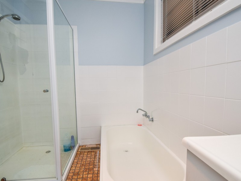 9 Hardy Avenue, Young NSW 2594