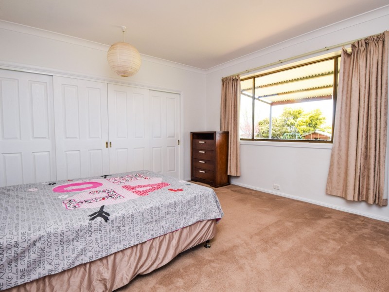 23 Warks Road, Young NSW 2594