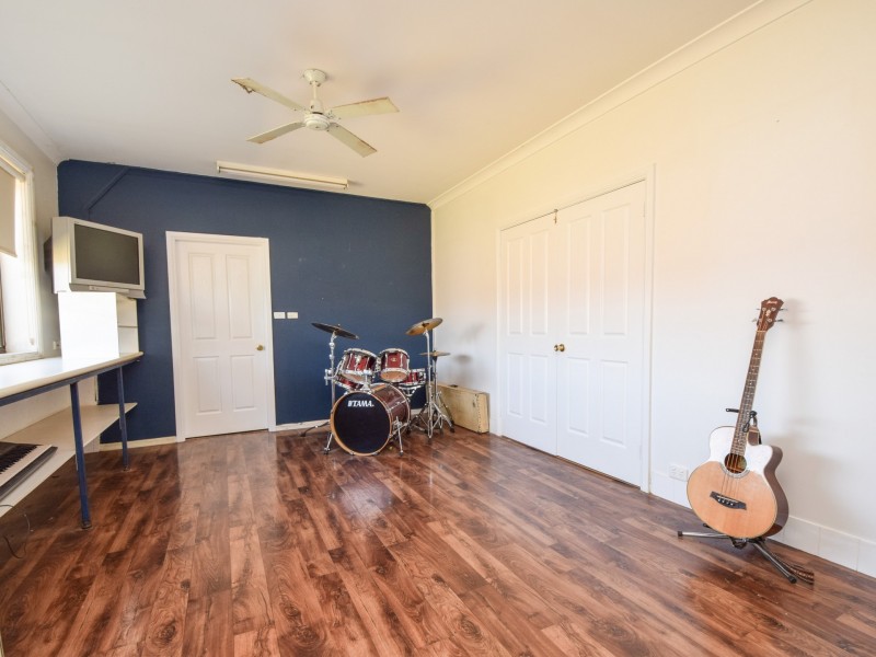 23 Warks Road, Young NSW 2594