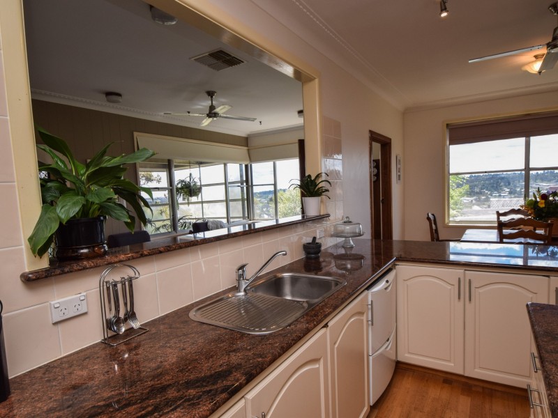 11 White Street, Young NSW 2594