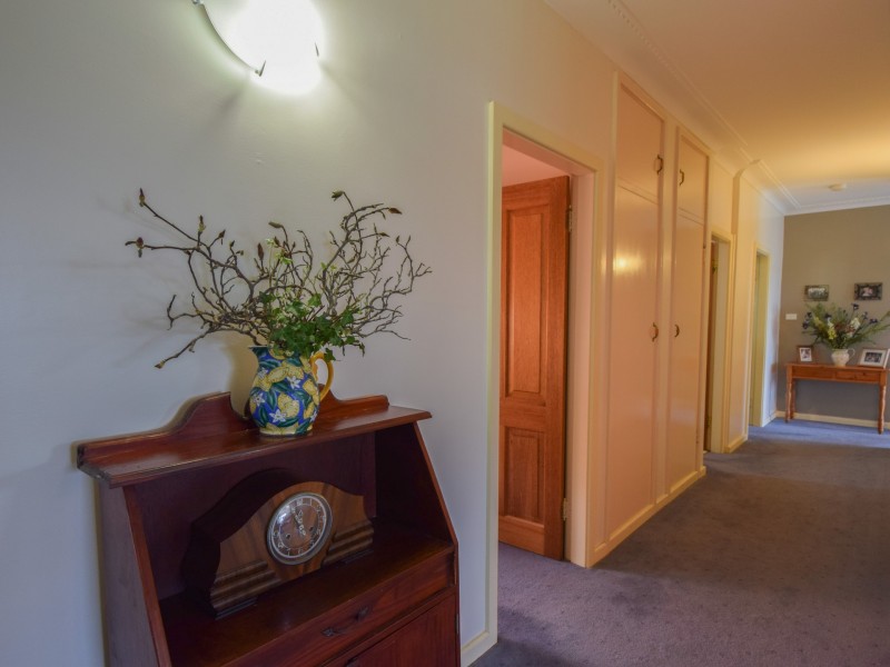 11 White Street, Young NSW 2594