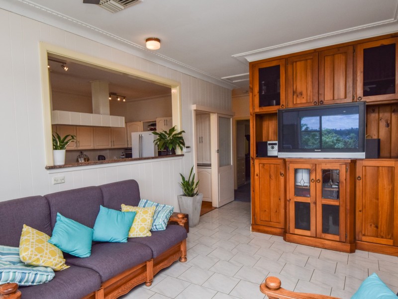 11 White Street, Young NSW 2594