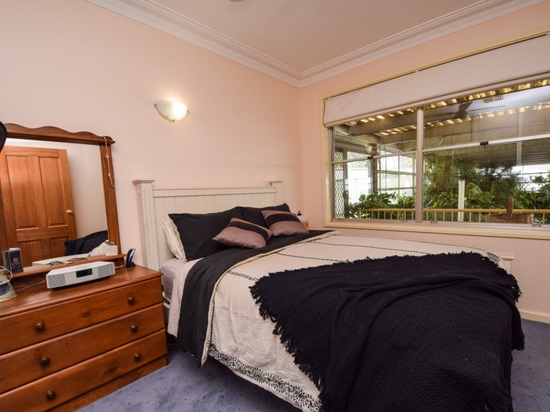 11 White Street, Young NSW 2594