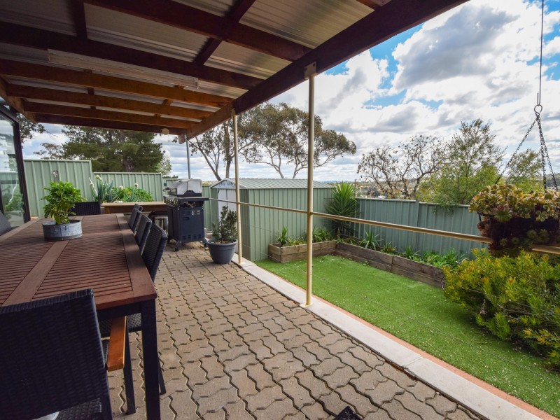 11 White Street, Young NSW 2594