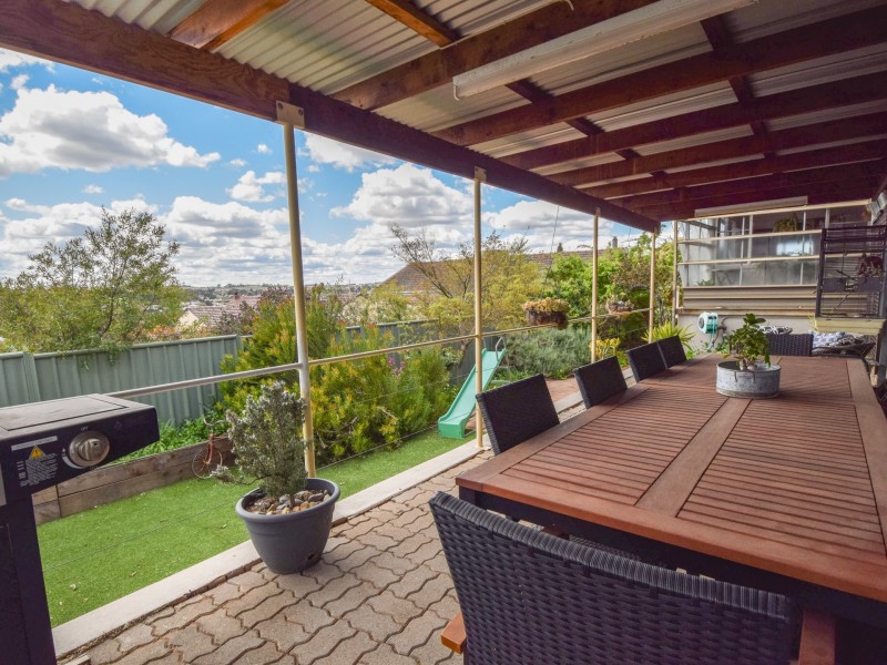 11 White Street, Young NSW 2594