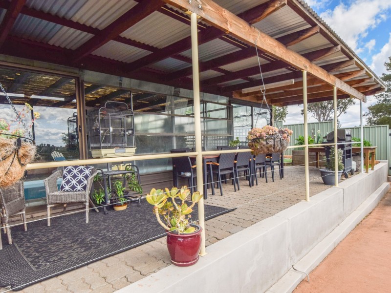 11 White Street, Young NSW 2594