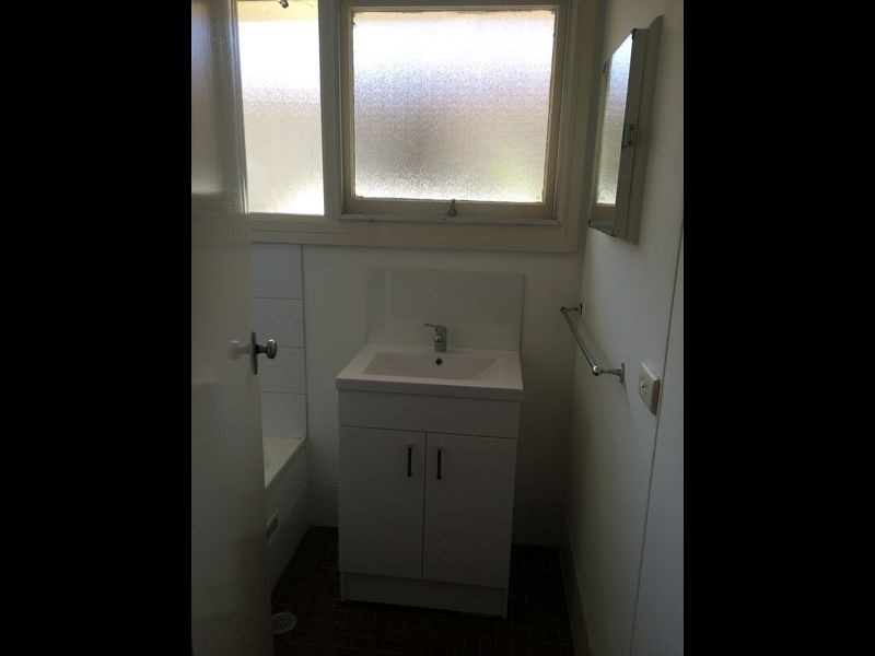 9 Crowther Street, Young NSW 2594