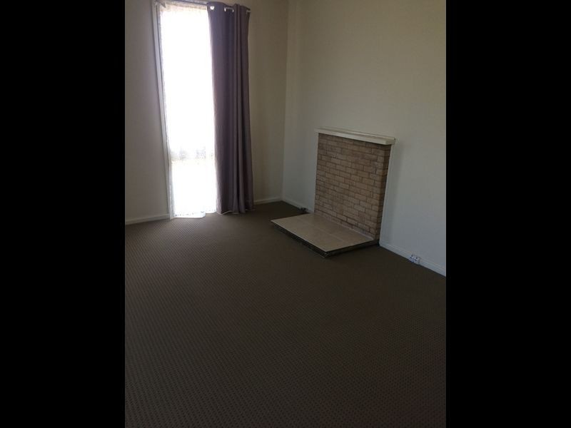 9 Crowther Street, Young NSW 2594