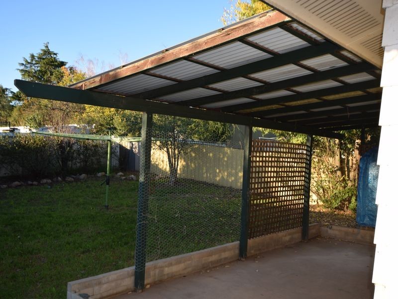 9 Crowther Street, Young NSW 2594